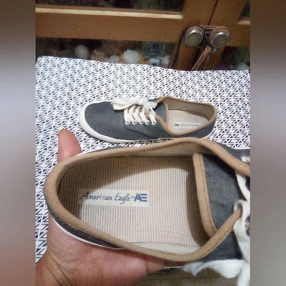 American Eagle Sneakers - Picture 10 of 15
